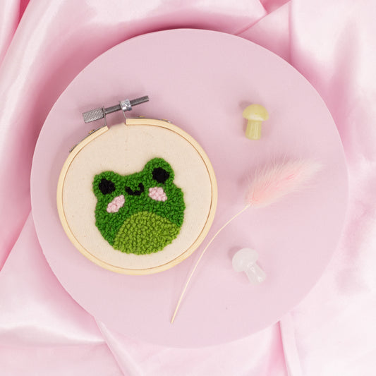 Froggy Friend French Knot Embroidery Hoop 🐸💚